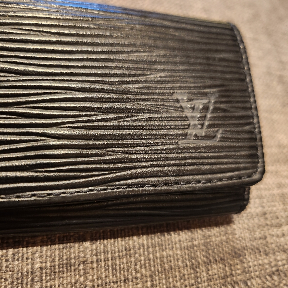 Authentic Louis Vuitton Epi Keyholder Keycase